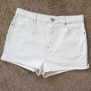 EUC BDG High Waisted Short Size 30
